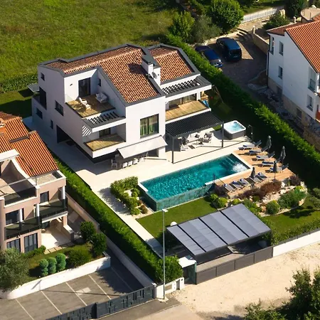 Sunset View Villa *