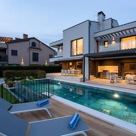 Sunset View Villa *